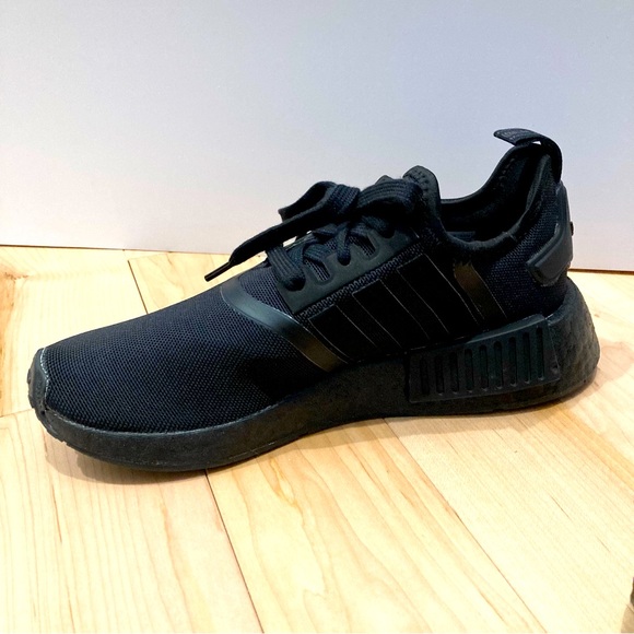 Adidas NMD-R1 Black Sneakers/Running Shoes Size 5 but fits like a woman’s 6 - Picture 7 of 8